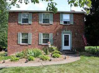 1516 Sandhurst Dr, Pittsburgh, PA 15237