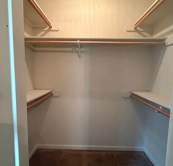715 Lakeview Dr — Photo 14