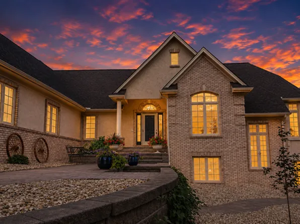 22420 Wagon Wheel Trl, Lakeville, MN 55044
