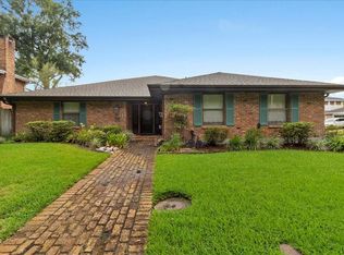 16 Doescher Dr, Harahan, LA 70123