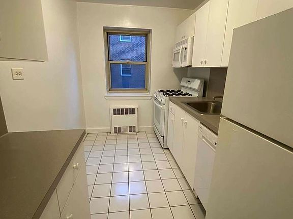 2nd image of 82-24 135th St #E4