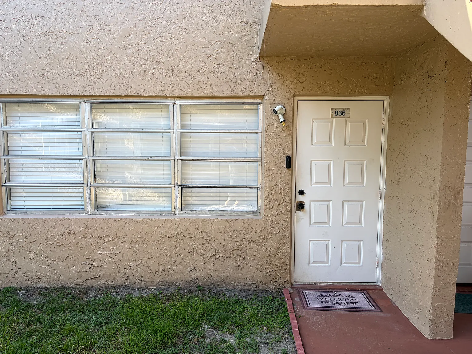 2 bed, 768 sqft, $1,800 — Photo 2