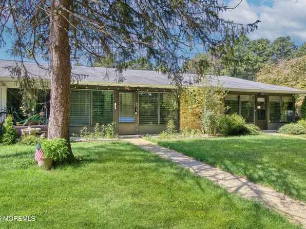 22C Yorkshire Court, Manchester, NJ 08759