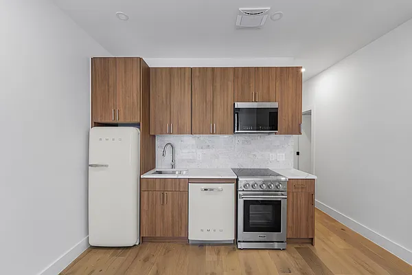 Rented by Monday Morning Management LLC | media 14