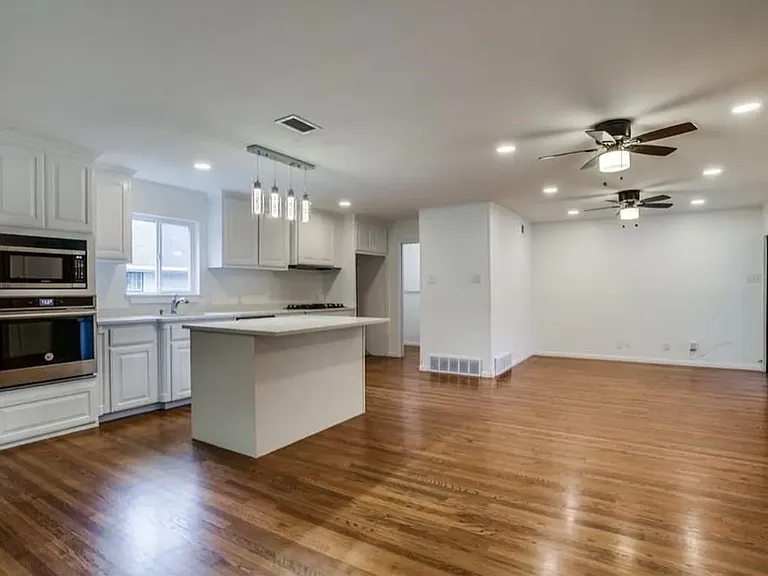 2429 Monaco Ln — Photo 5