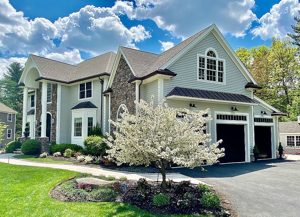 2nd image of 37 Little Meadow Way