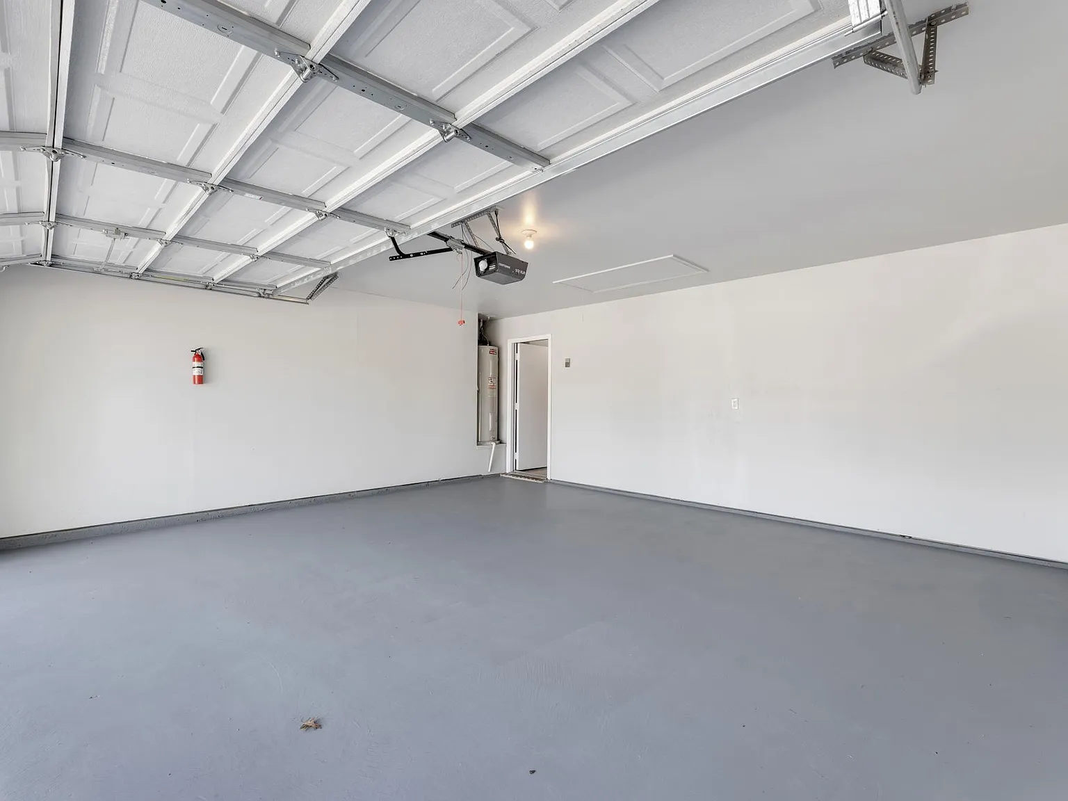 3 bed, 1358 sqft, $2,175 — Photo 3