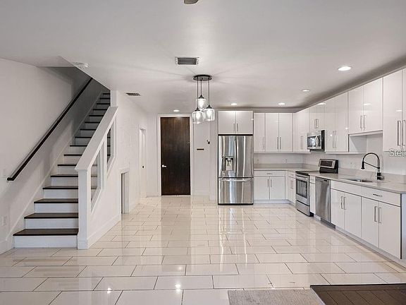 5th image of 432 W SWOOPE AVENUE