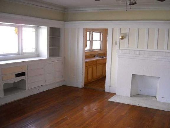 5th image of 2946 S Harvard Blvd