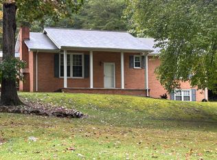 6671 Bradshaw Rd, Salem, VA 24153