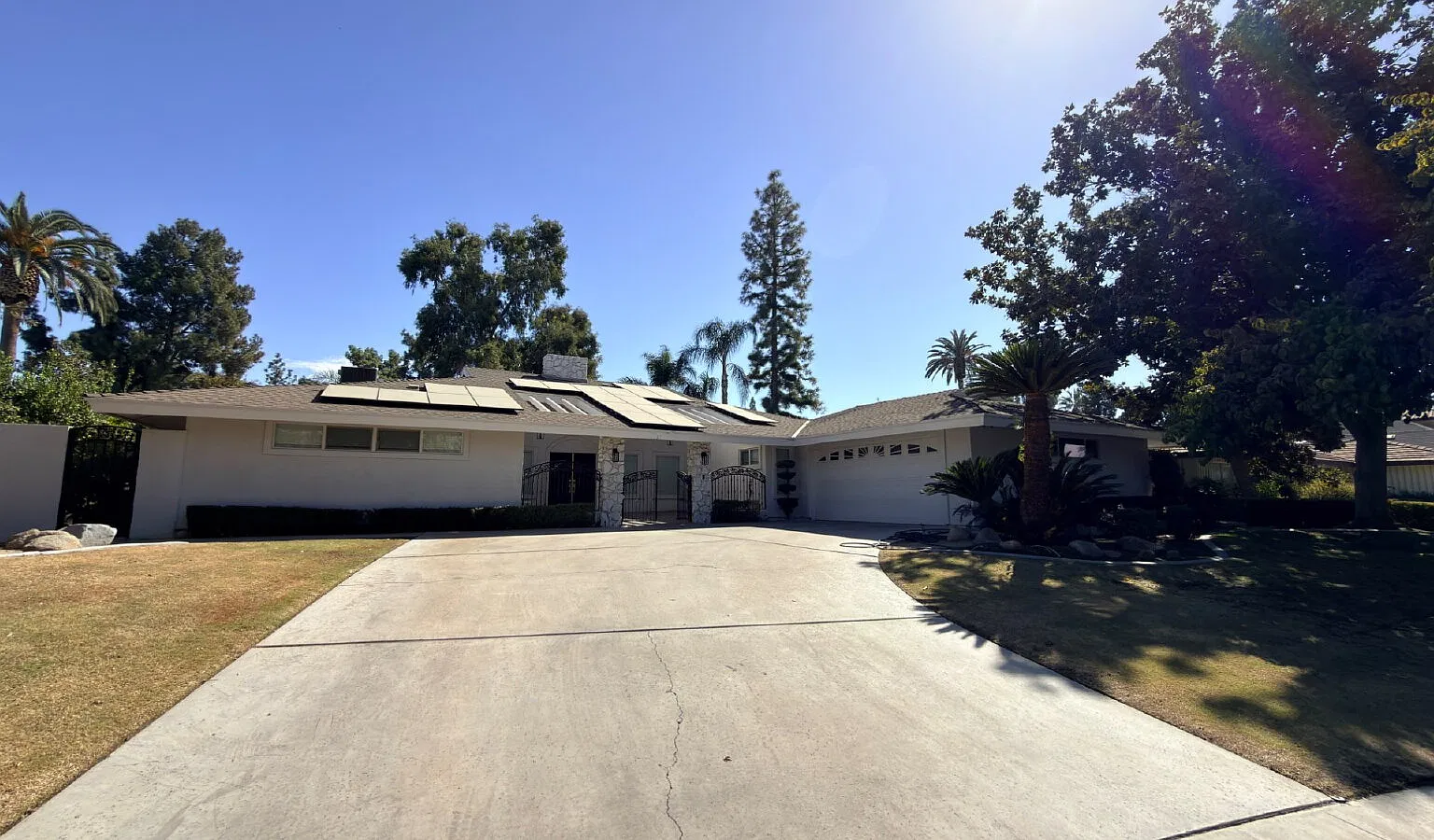 4 bed, 3.0 bath, 2983 sqft, $3,495 — Photo 2