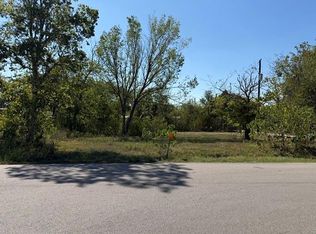 1702 Courtney Rd, Navasota, TX 77868