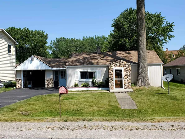 3797 Kawkawlin River Dr, Bay City, MI 48706