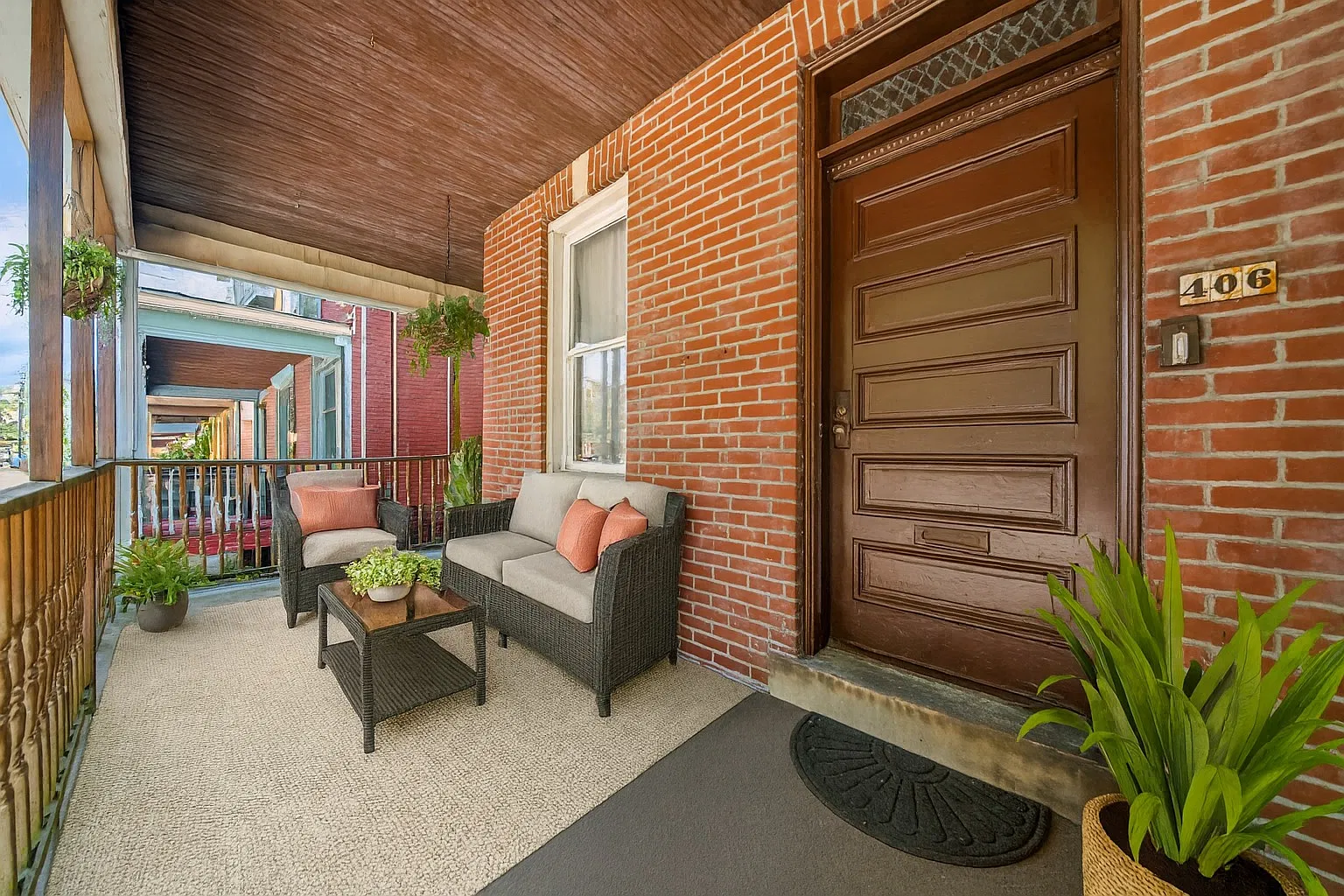 4 bed, 2.5 bath, 3000 sqft, $1,750 — Photo 1