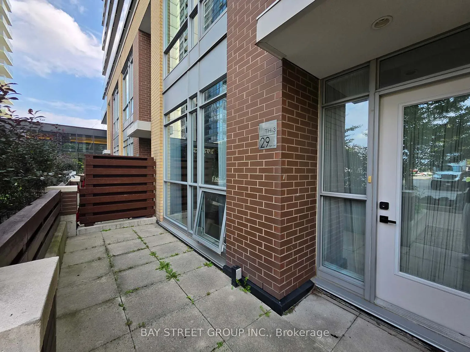 3 bed, $3,580 — Photo 2