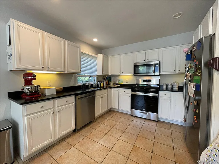 46 Maple Ave — Photo 5