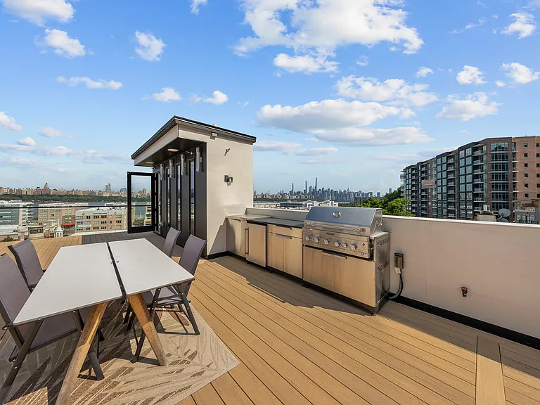 8824 Churchill Rd — Photo 43