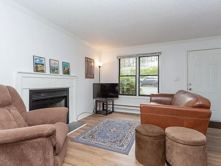 129 Forsyth Dr #B — Photo 4