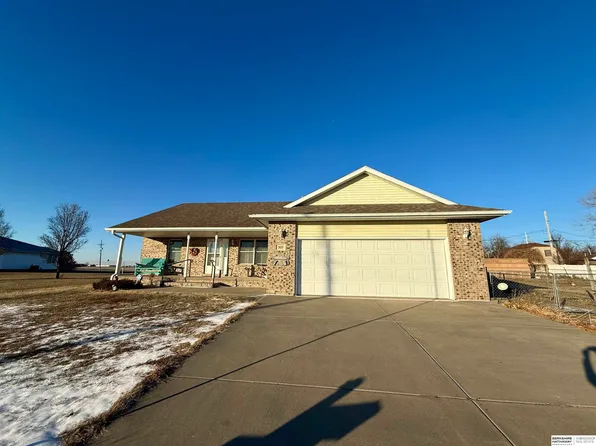 307 Locust St, Manley, NE 68403