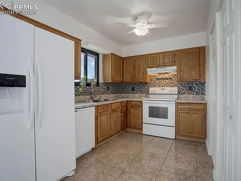 7535 Vineland Trl — Photo 4
