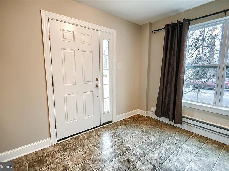 39 N Mitchell Ave — Photo 3