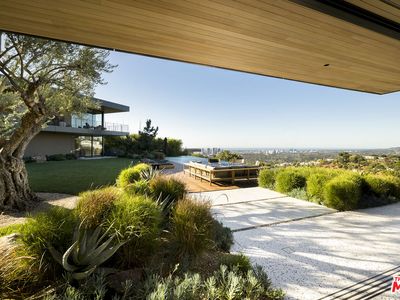 1535 Blue Jay Way, Los Angeles, CA, 90069