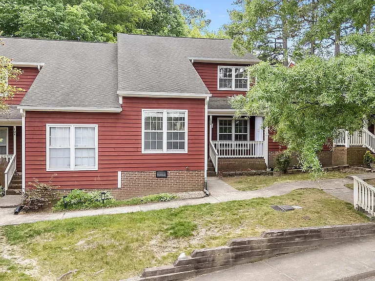 102 Shady Spring Pl — Photo 1