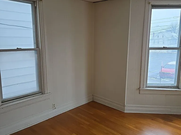 115 S Potomac St — Photo 15