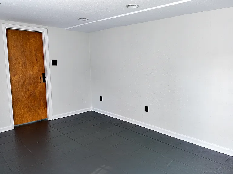 224 S Lopez St — Photo 12