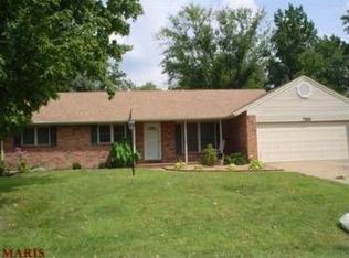 755 Suphur Spring Ct, Manchester, MO 63021