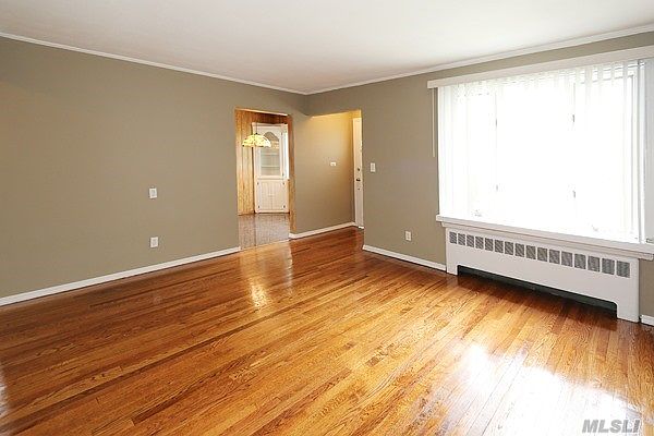 1st image of 208 Devonshire Dr