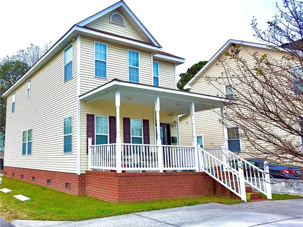 2029 Stonehurst St, Chesapeake, VA 23324