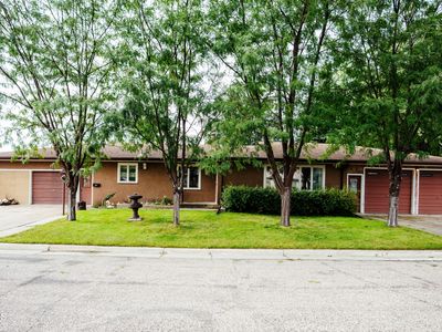 1215 2nd Ave NW, Jamestown, ND, 58401