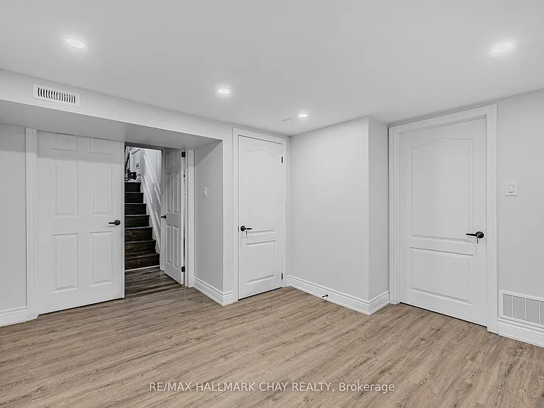 69 Richardson Dr #LOWER — Photo 10