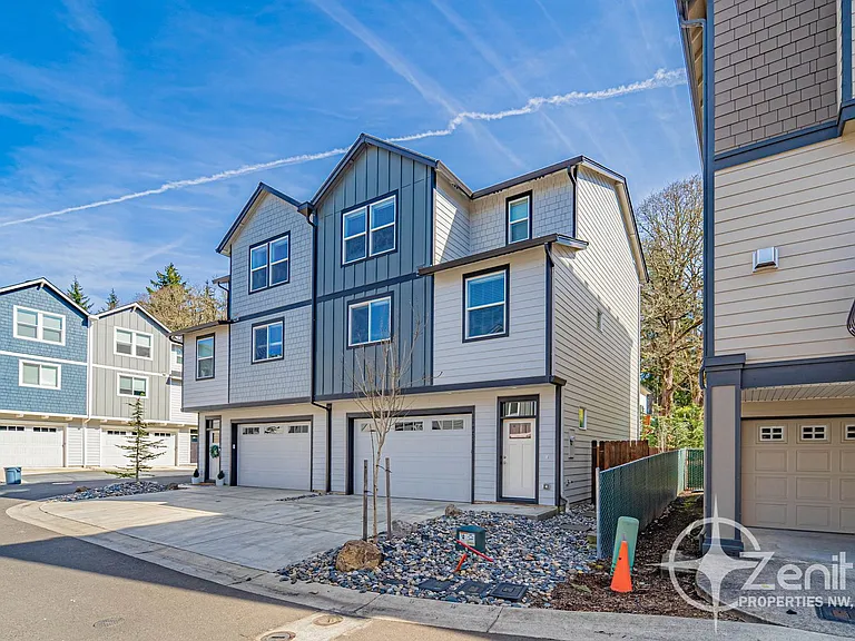 14425 NE 22nd Ave — Photo 3