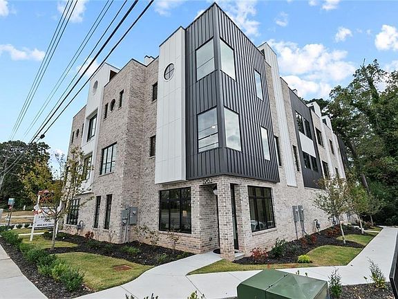 3rd image of 1962 8th St #5