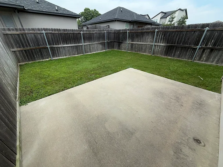 3344 Berkshire Dr — Photo 9