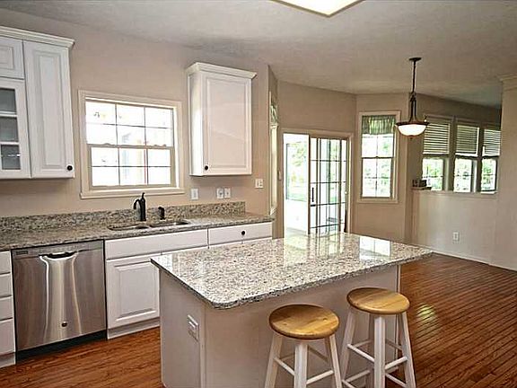 5th image of 5518 N Red Oak Dr