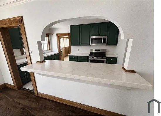 4 bed, 1600 sqft, $4,500 — Photo 2