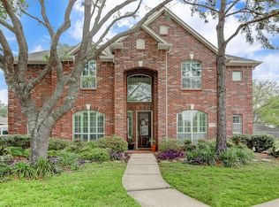 8923 Apple Mill Dr, Houston, TX 77095