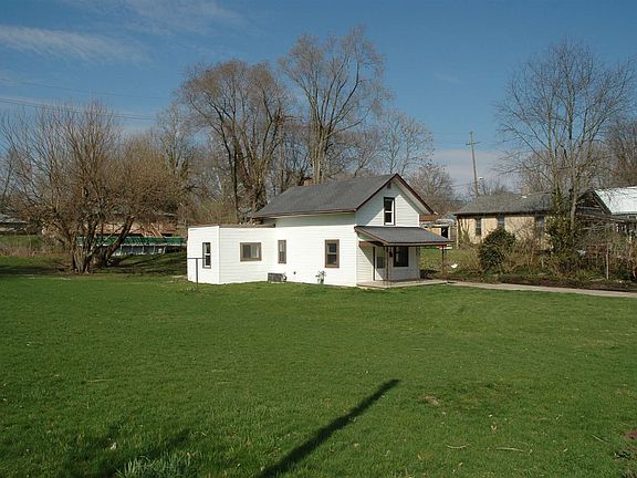 2nd image of 1100 Potomac Ave