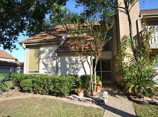 724 Country Place Dr, Houston, TX 77079
