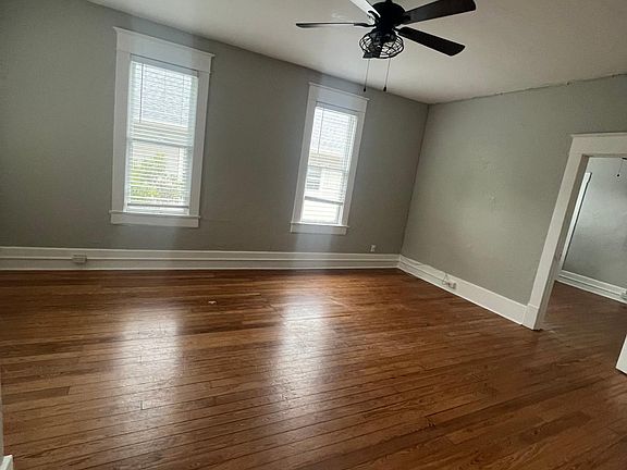 3rd image of 216 6th Ave NE #7