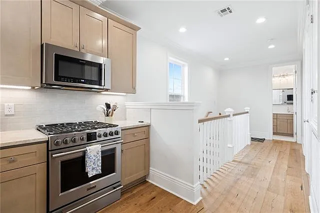 2410 Valence St #2410 — Photo 16