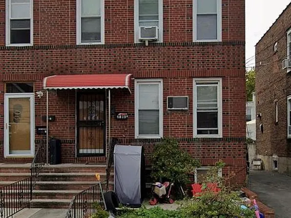 2906 200th St Fl 1, Bayside, NY 11360