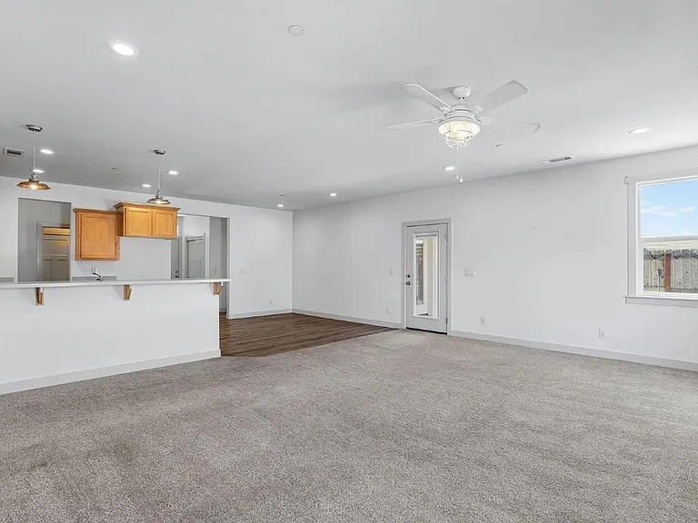 19009 Compass Dr — Photo 9