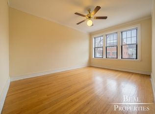 1450 W Byron St APT 1, Chicago, IL 60613
