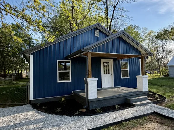 509 3rd St, Lawrenceburg, TN 38464