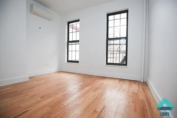 Rented by EXR | media 5