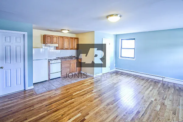 Rented by Jonis Realty | media 12